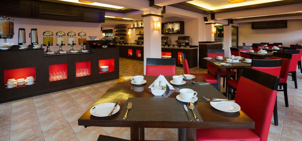 Нерул: Deltin Suites