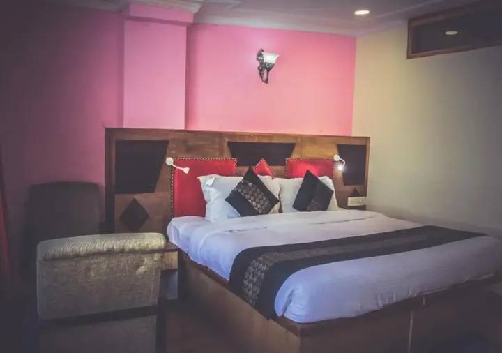 Дармсала: M Hotel & Restaurant