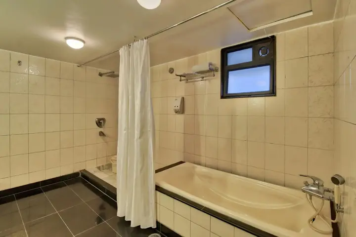 Гувахати: Vishwaratna Hotel