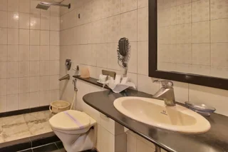 Гувахати: Vishwaratna Hotel