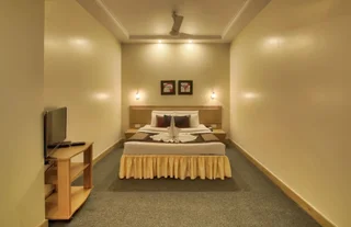 Гувахати: Vishwaratna Hotel