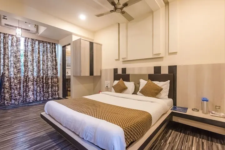 Мумбаи: OYO Rana Residency Near Western Express Highway Metro Station