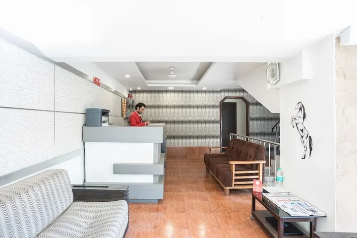 Мумбаи: OYO Rana Residency Near Western Express Highway Metro Station