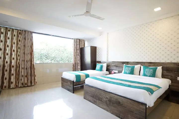 Мумбаи: OYO Rana Residency Near Western Express Highway Metro Station
