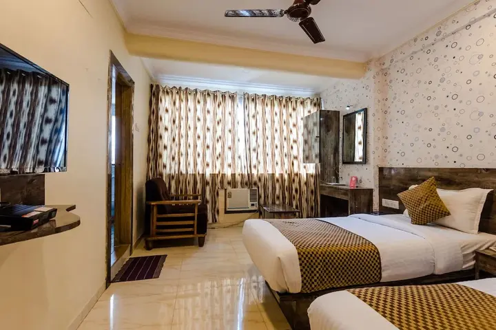 Мумбаи: OYO Rana Residency Near Western Express Highway Metro Station