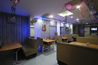 Агра: OYO 2862 Hotel Kanha Continental
