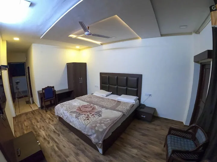 Чамба: Shining Star Resort