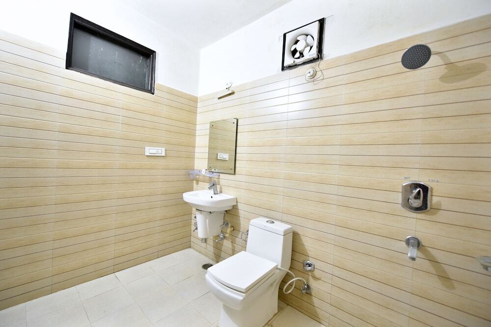 Чамба: Shining Star Resort