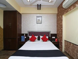 Колката: Hotel N S International