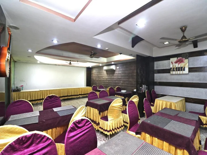 Колката: Hotel N S International