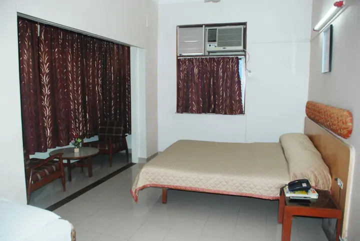 Пуна: Hotel Raviraj