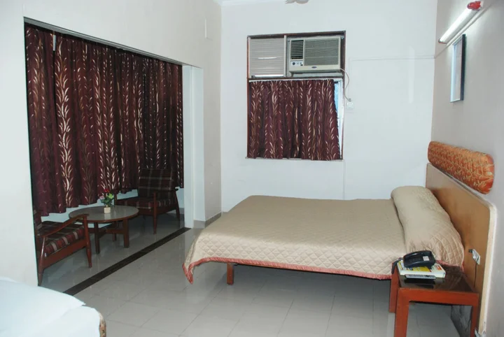 Пуна: Hotel Raviraj