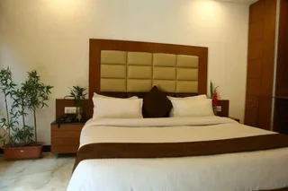 Массури: Hotel Devlok Primal