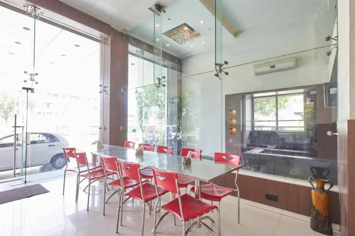 Нагпур: Hotel Adi Nagpur
