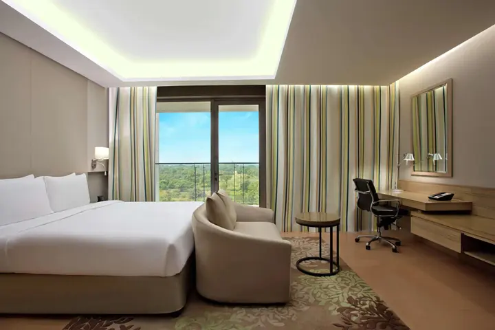 Бангалор: DoubleTree Suites by Hilton Bengaluru Outer Ring Road