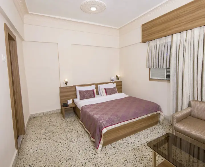 Мумбаи: Bawa Regency