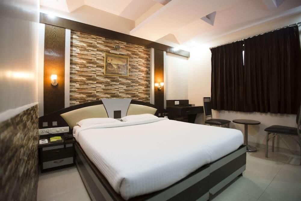 Нави-Мумбай: Hotel Three Star Pvt Ltd