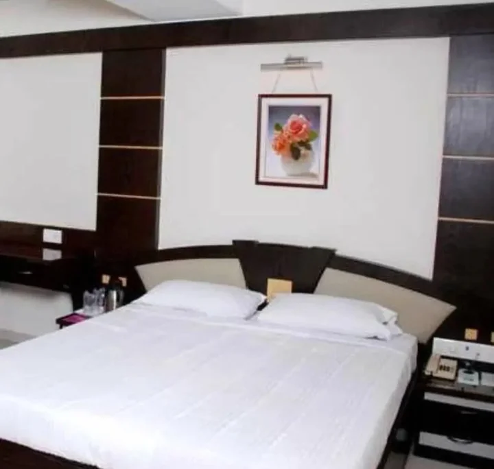 Нави-Мумбай: Hotel Three Star Pvt Ltd