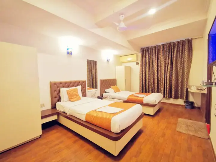 Нави-Мумбай: Hotel Neelkiran
