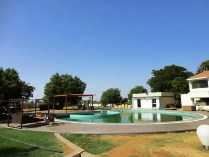 Бхавнагар: Top3 Lords Resort Bhavnagar