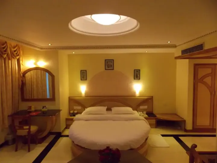 Сурат: Lords Plaza, Surat
