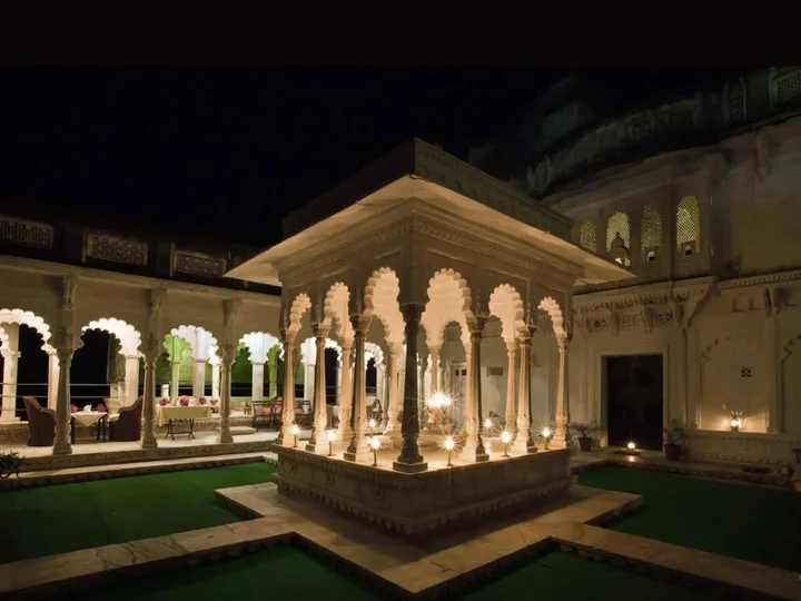 Садри: Hotel Ghanerao Castle Ranakpur