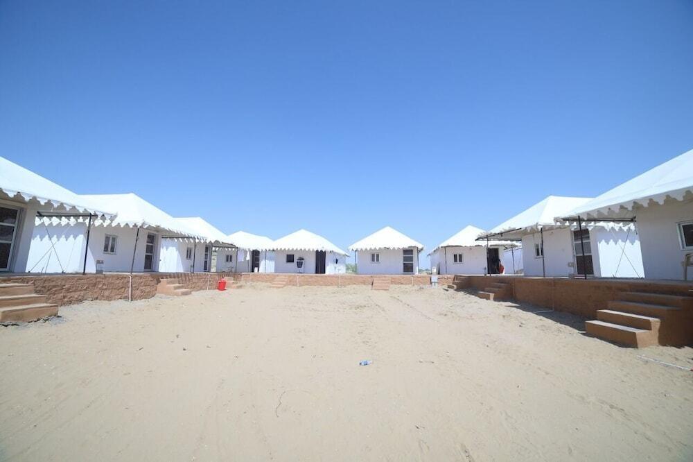 Каной: Sky Blue Desert Camp Jaisalmer