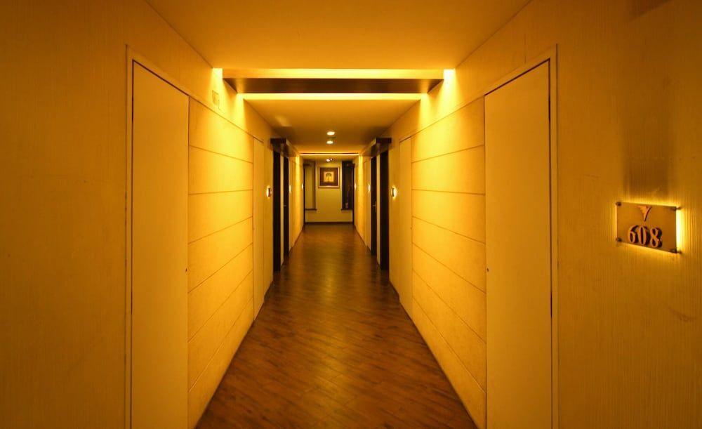 Тхане: Hotel Vihangs Inn