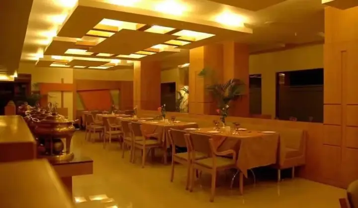 Индаур: Hotel Apna Palace