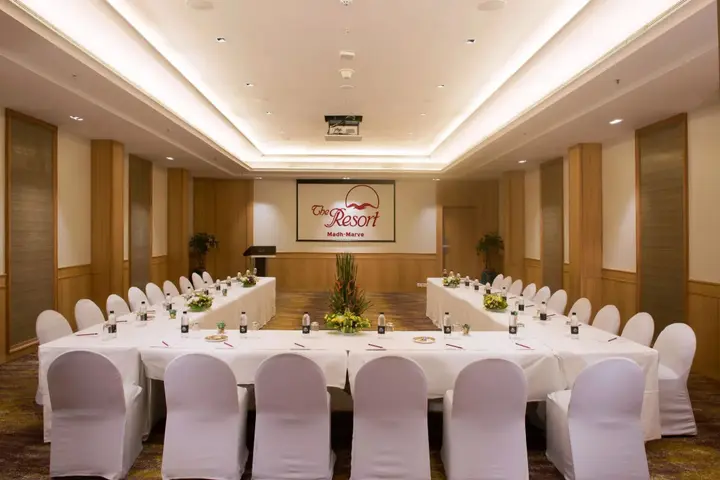 Мумбаи: The Resort Mumbai