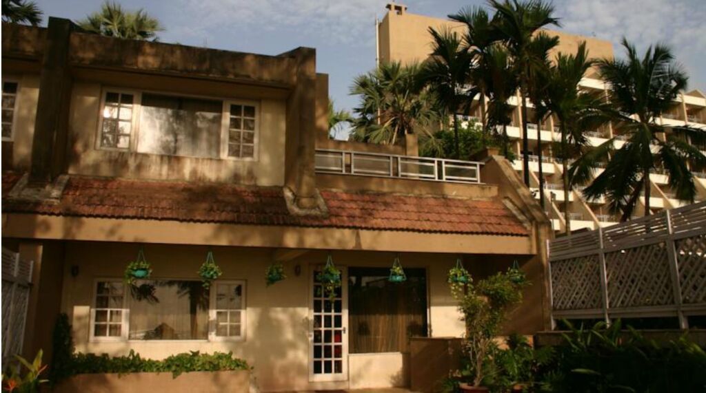Мумбаи: The Resort Mumbai