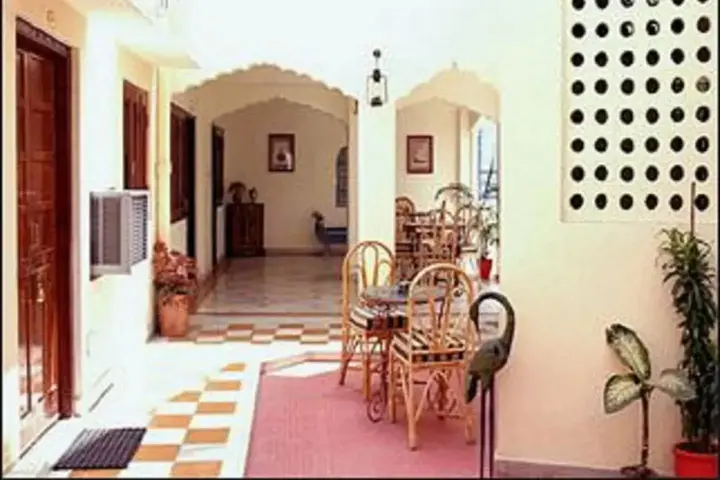 Джайпур: Dera Rawatsar - Heritage Hotel