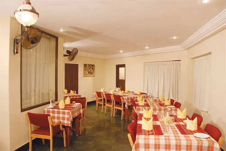 Кумили: Michaels Inn