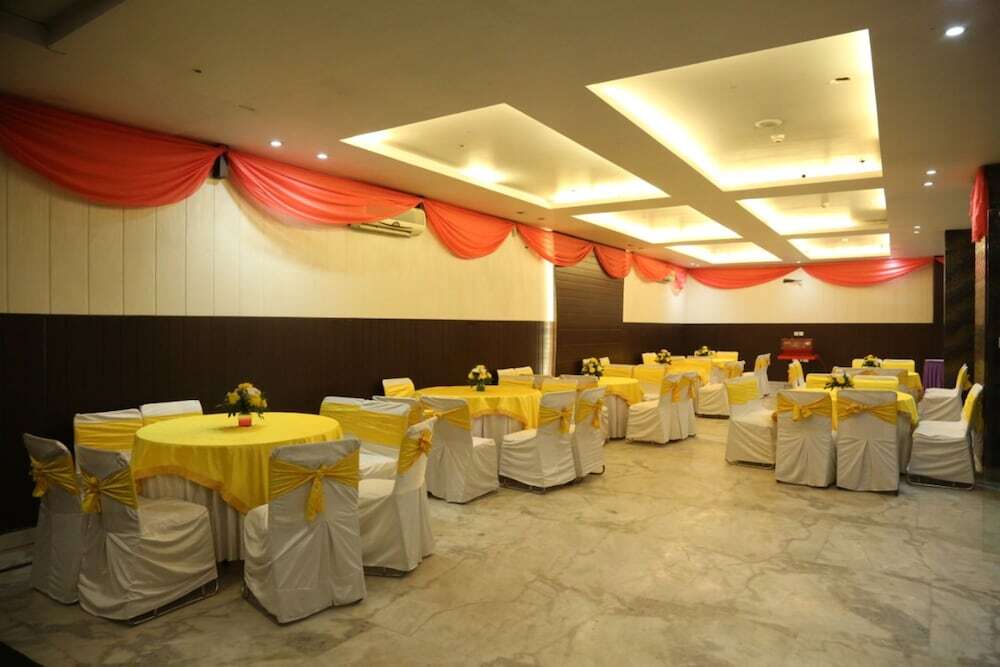 Нойда: Clarks Inn Cytrus Noida