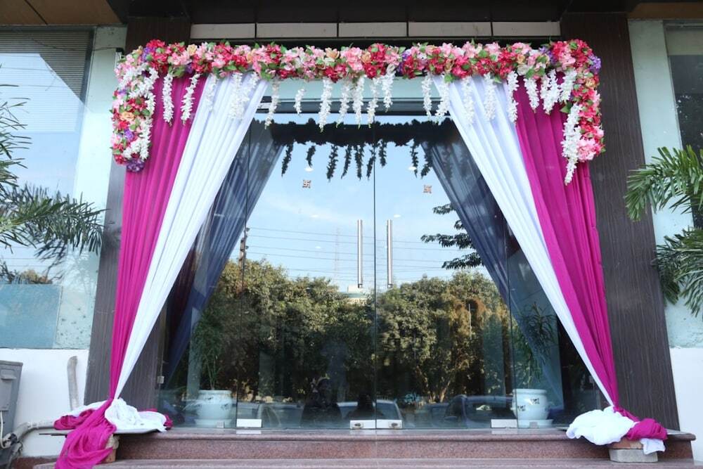 Нойда: Clarks Inn Cytrus Noida