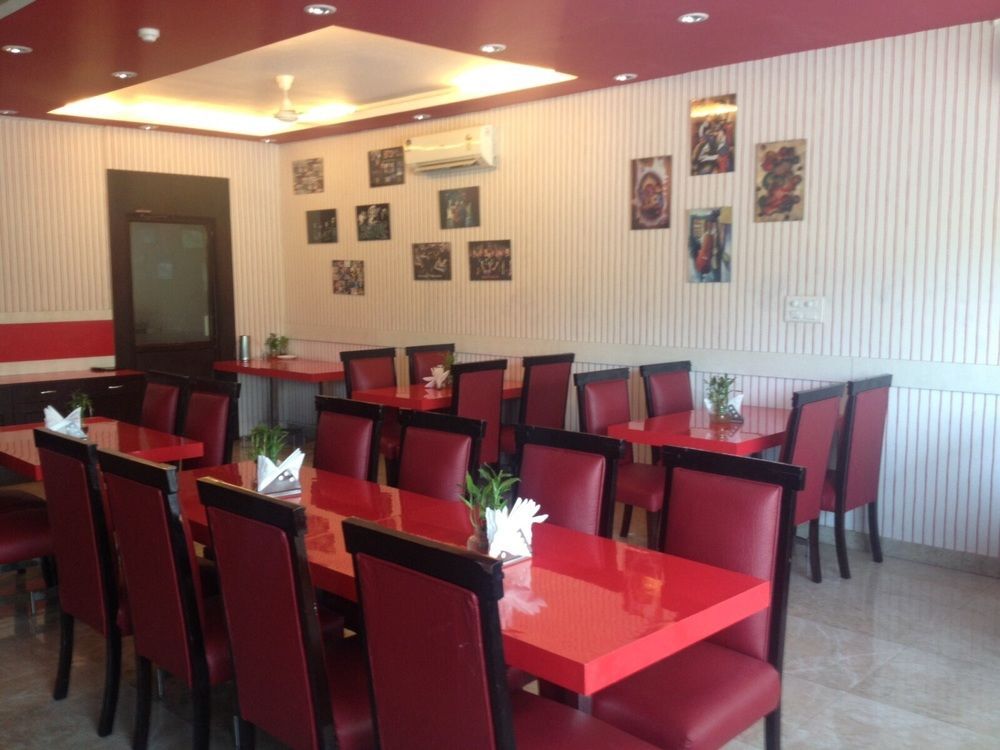 Нойда: Clarks Inn Cytrus Noida