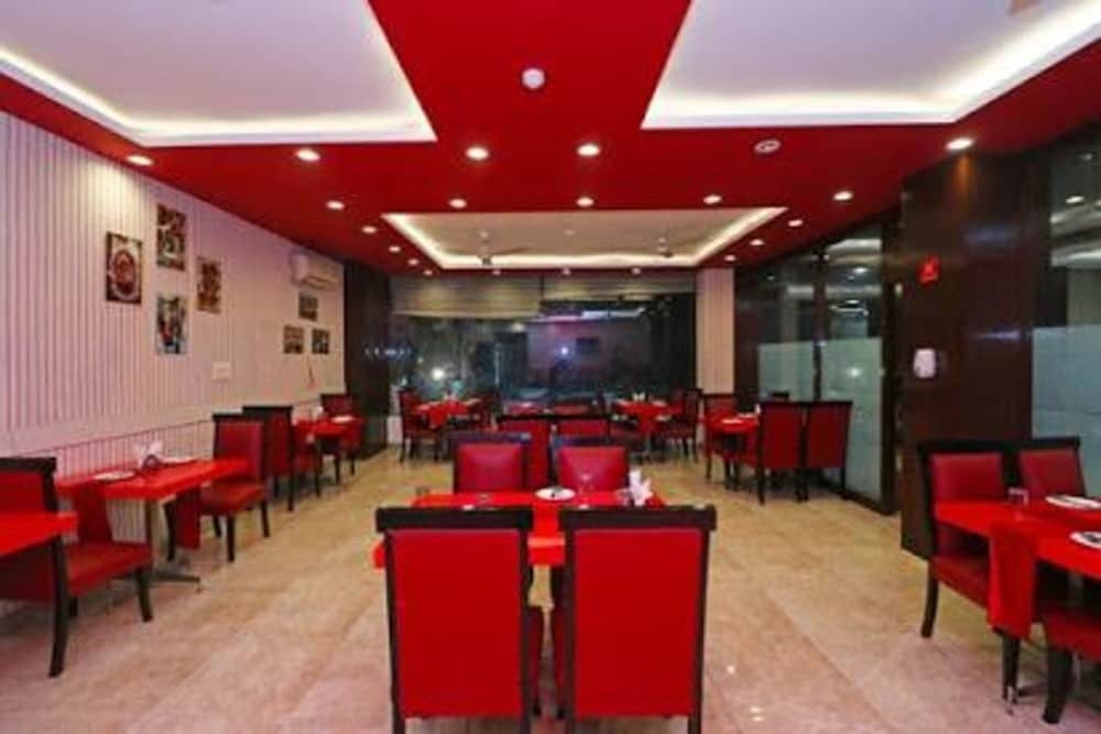 Нойда: Clarks Inn Cytrus Noida