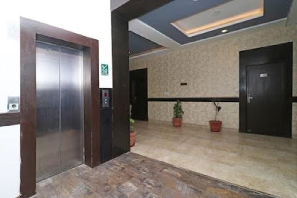 Нойда: Clarks Inn Cytrus Noida