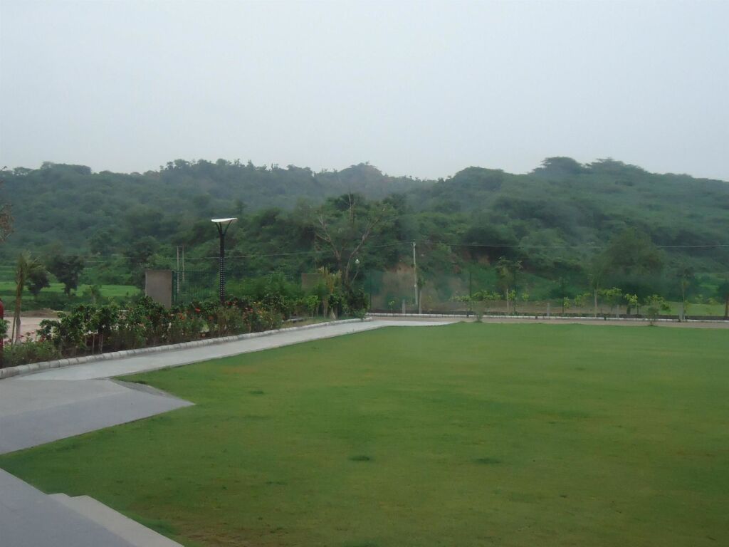 Панчкула: Golden Tulip Chandigarh, Panchkula