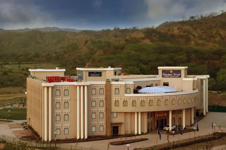 Панчкула: Golden Tulip Chandigarh, Panchkula