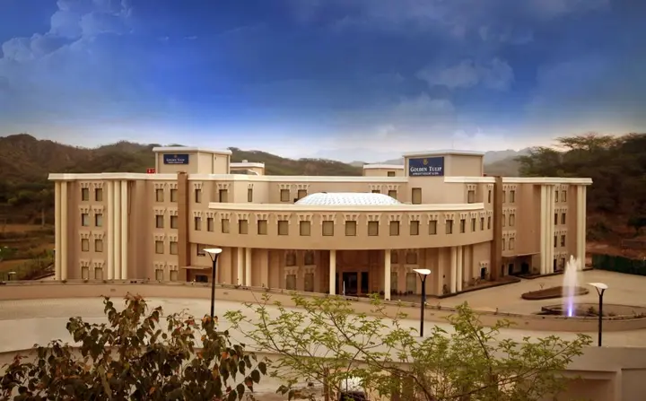 Панчкула: Golden Tulip Chandigarh, Panchkula
