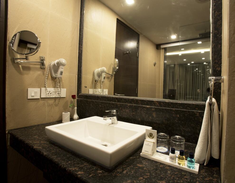 Панчкула: Golden Tulip Chandigarh, Panchkula