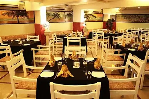 Маргао: Om Shiv Hotel by Oyo Rooms