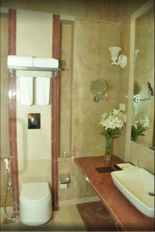 Нави-Мумбай: Royal Tulip Navi Mumbai