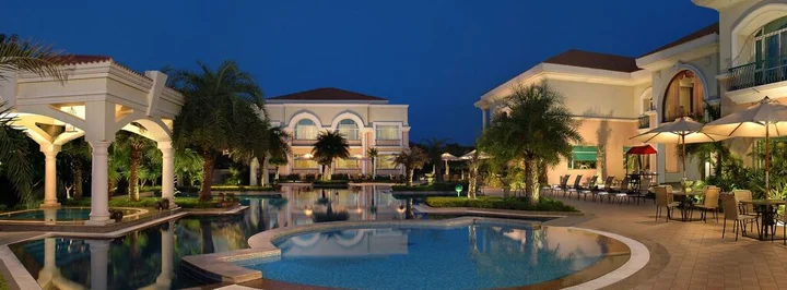 Гуруграм: The Palms - Town & Country Club