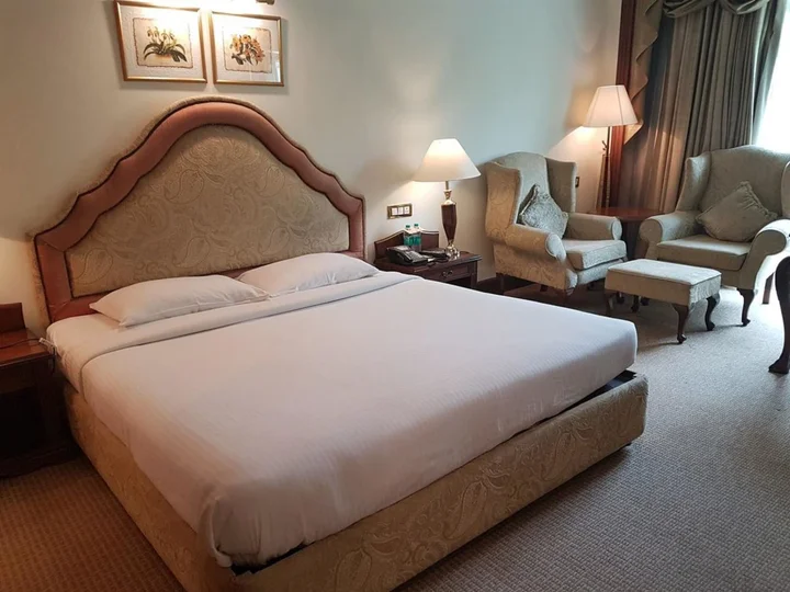 Гуруграм: The Palms - Town & Country Club