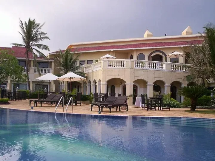 Пури: The Hans Coco Palms