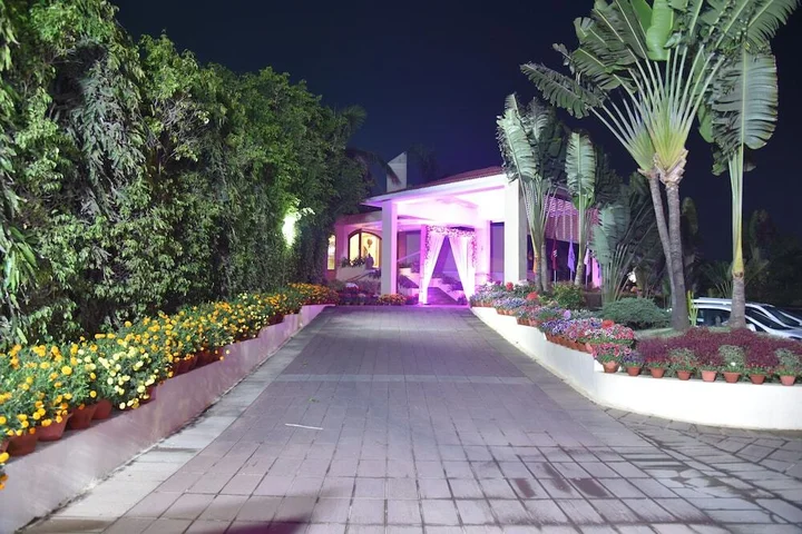 Пури: The Hans Coco Palms