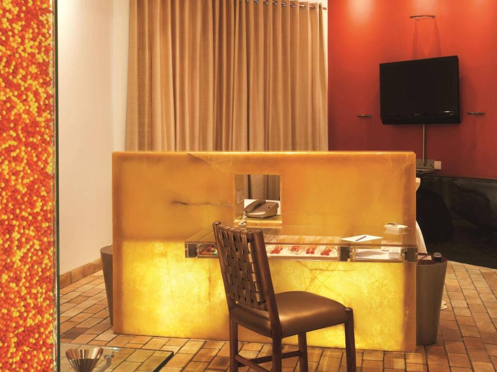 Мумбаи: Waterstones Hotel