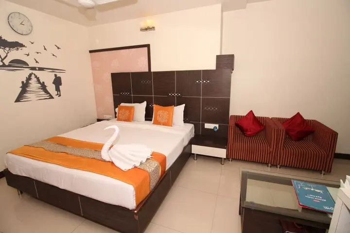 Райпур: Hotel Meera